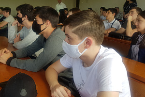 На отделении СПО состоялась встреча представителей Центра по противодействию экстремизму со студентами