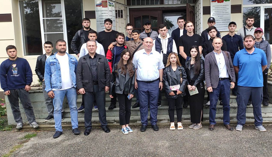 Студенты агрономического факультета посетили Северо-Кавказский НИИ горного и предгорного садоводства