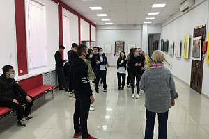 Кураторский час в Музее ИЗО им. Ткаченко
