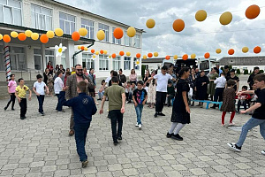 Подарили праздник детям