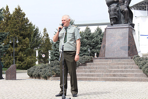 В Нальчике прошла акция в поддержку решений Президента России Владимира Путина и Вооруженных Сил РФ