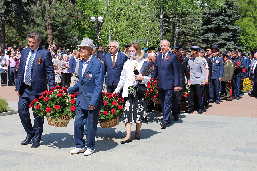 Почтили память героев