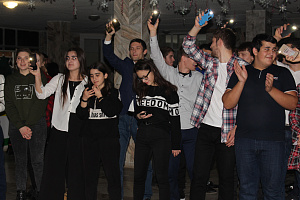 Студенты отметили приближение Нового года