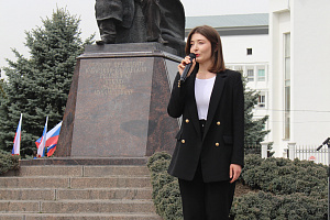 В Нальчике прошла акция в поддержку решений Президента России Владимира Путина и Вооруженных Сил РФ