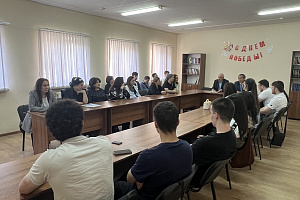 На факультете «Экономика и управление» прошел семинар на тему «Эмоции и страсти как фактор и ресурс экономической динамики»